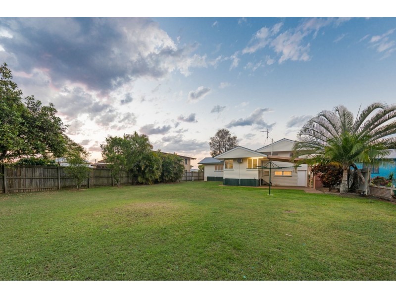 12 Lloyd Street, Walkervale QLD 4670