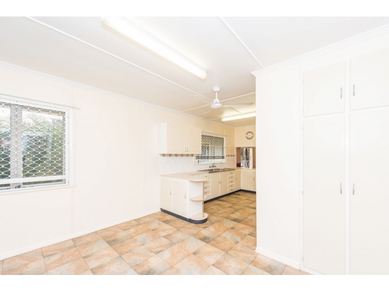 12 Lloyd Street, Walkervale QLD 4670