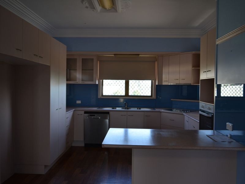 71 Sims Road, Avenell Heights QLD 4670