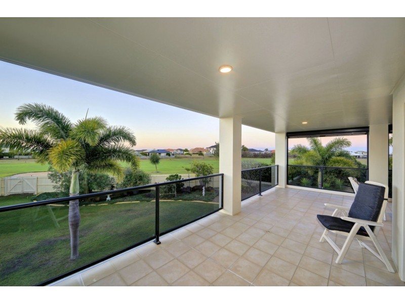 7 Davin Place, Coral Cove QLD 4670