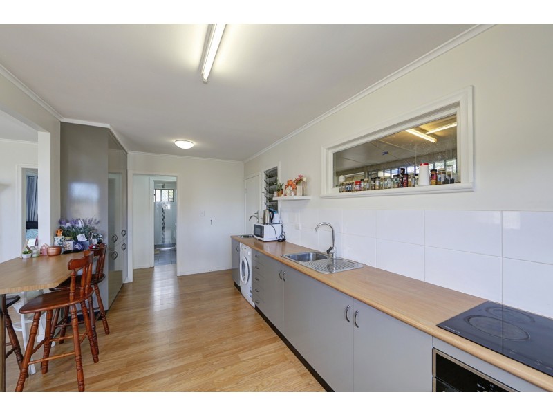 7 Walsh Street, Walkervale QLD 4670