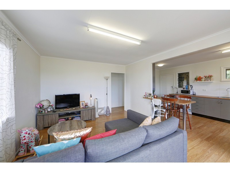 7 Walsh Street, Walkervale QLD 4670