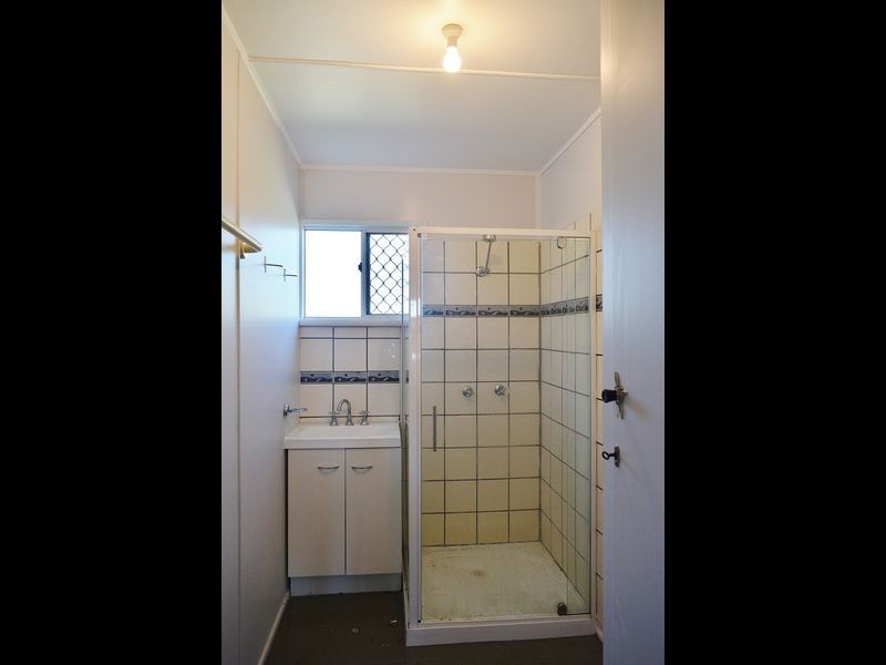 112 Elliott Heads Road, Avenell Heights QLD 4670