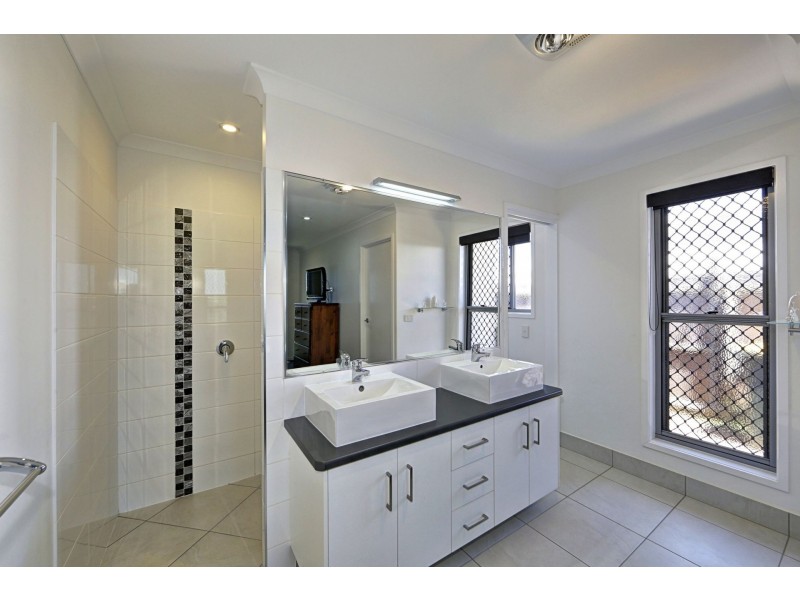 23 Longview Street, Ashfield QLD 4670