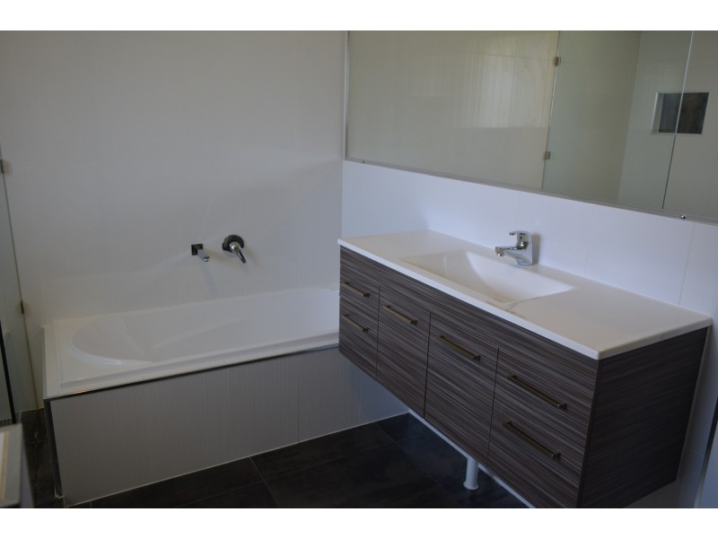 71 Fe Walker Street, Kepnock QLD 4670