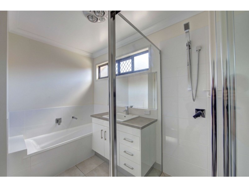 1 – 9/6 Back Hill Drive, Coral Cove QLD 4670