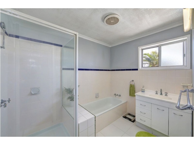 5 Deegan Court, Avenell Heights QLD 4670