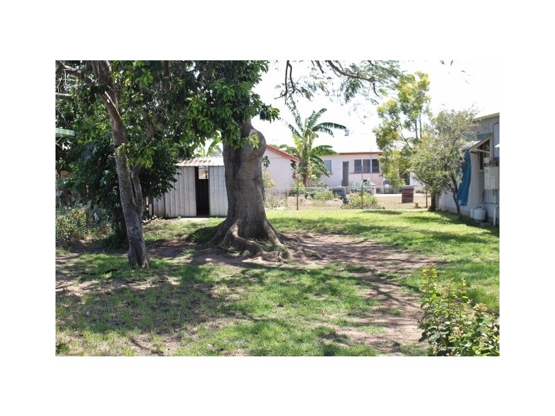 31 Hurst St, Walkervale QLD 4670