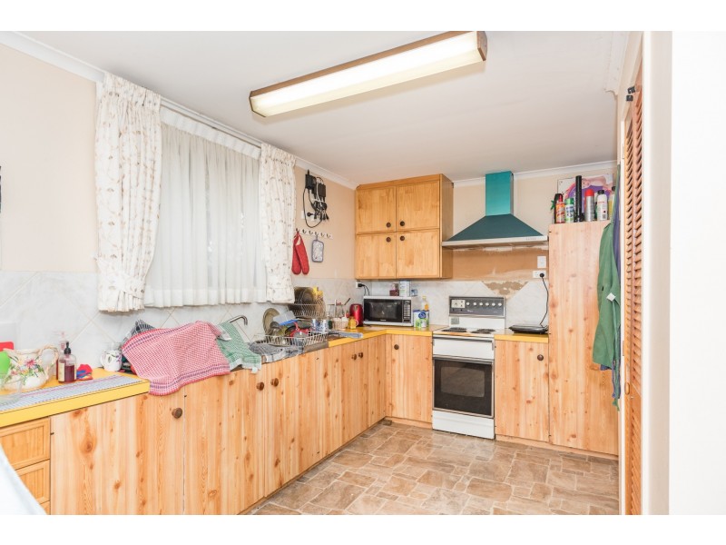 38 Sinclair Street, Avenell Heights QLD 4670