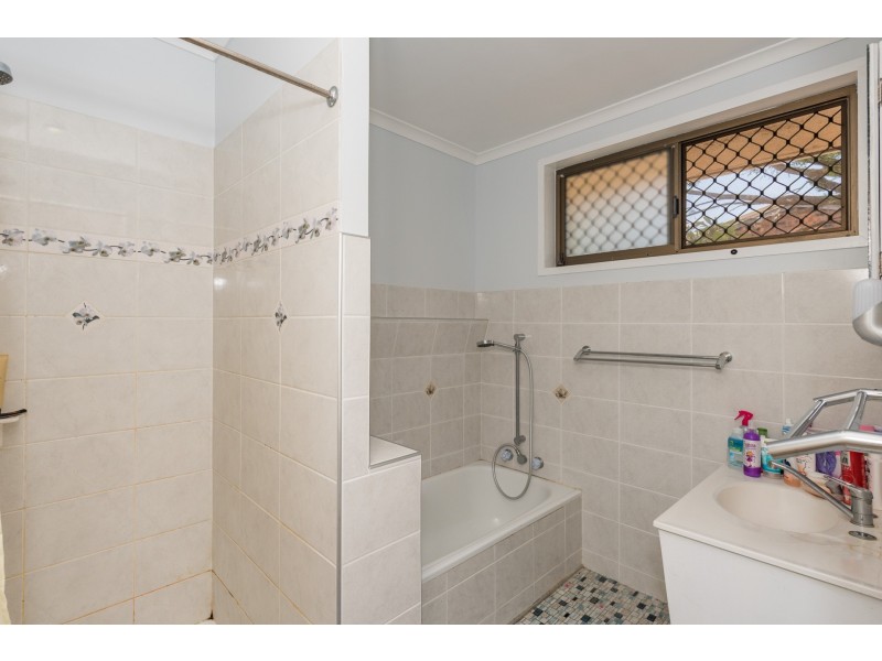 38 Sinclair Street, Avenell Heights QLD 4670