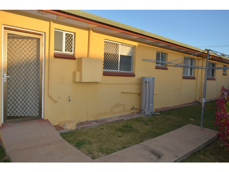 2/18 Hampson St, Millbank QLD 4670