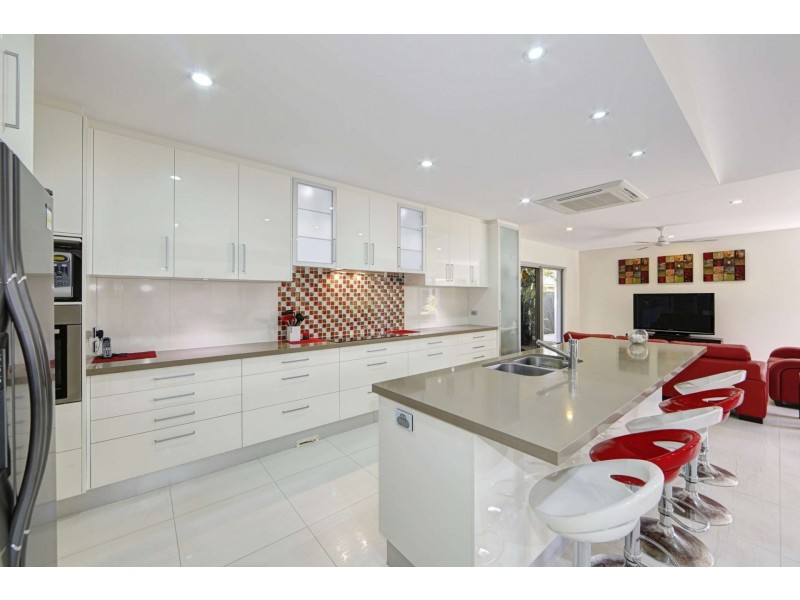 13 Bussey Street, Bargara QLD 4670
