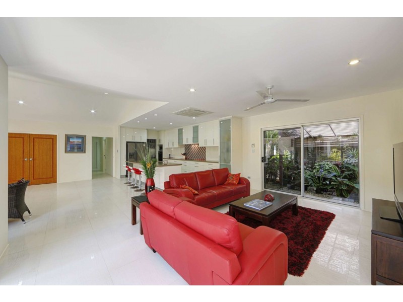 13 Bussey Street, Bargara QLD 4670