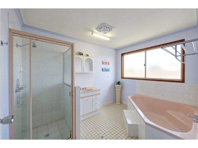 5 Cossart Crescent, Bargara QLD 4670