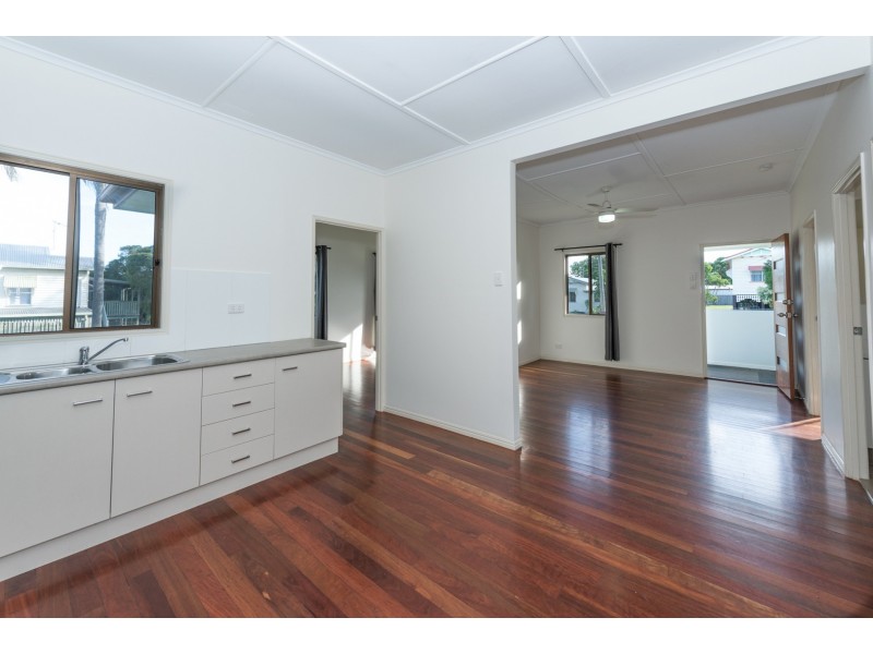 8 Wilmot Street, Bundaberg North QLD 4670