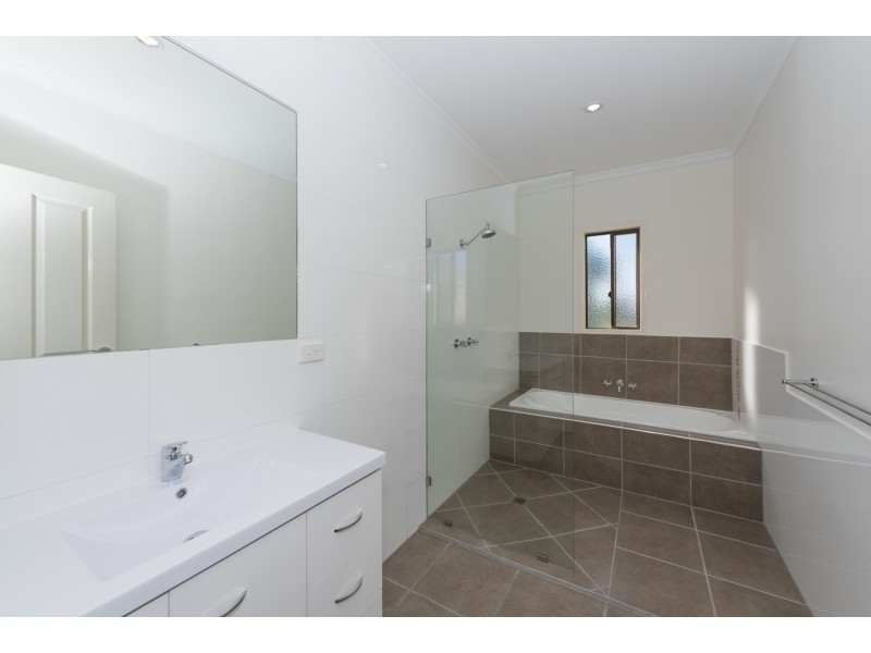 8 Wilmot Street, Bundaberg North QLD 4670