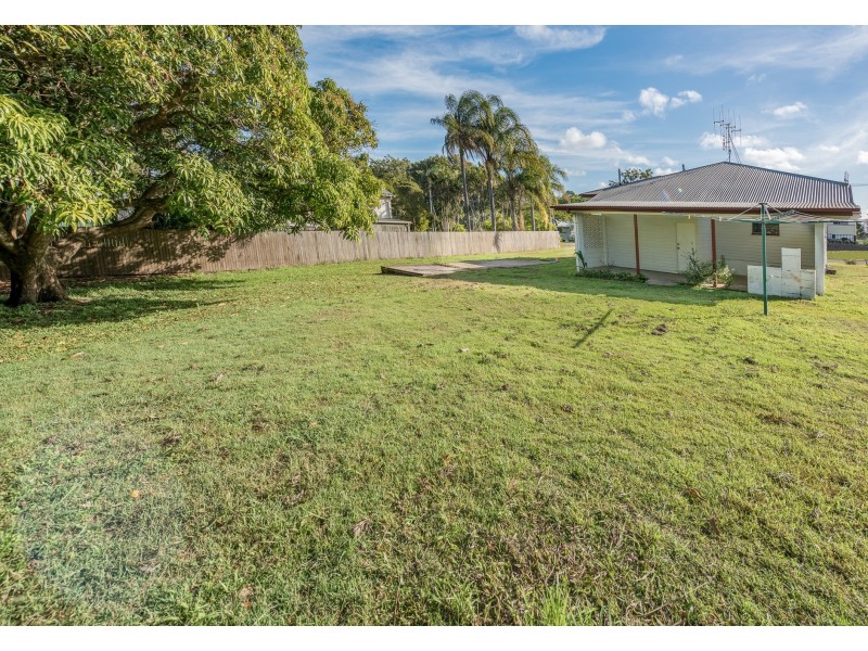 8 Wilmot Street, Bundaberg North QLD 4670