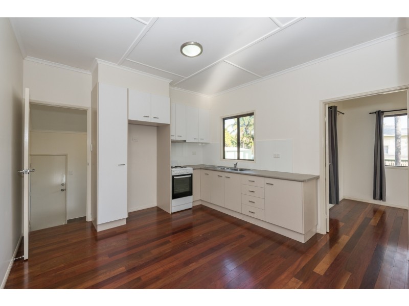 8 Wilmot Street, Bundaberg North QLD 4670
