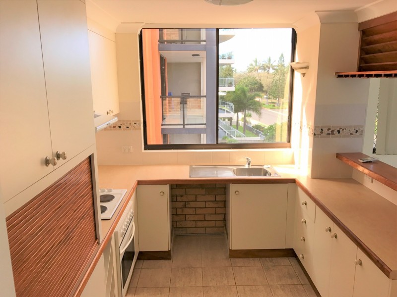 4/43 Esplanade, Bargara QLD 4670