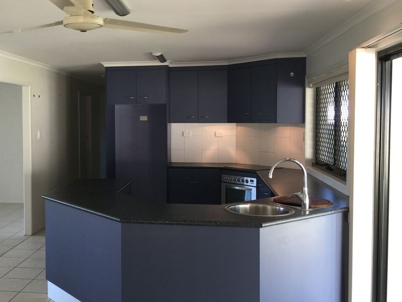 1 Barellan Pde, Qunaba QLD 4670