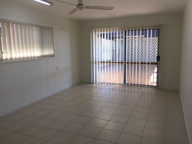 1 Barellan Pde, Qunaba QLD 4670