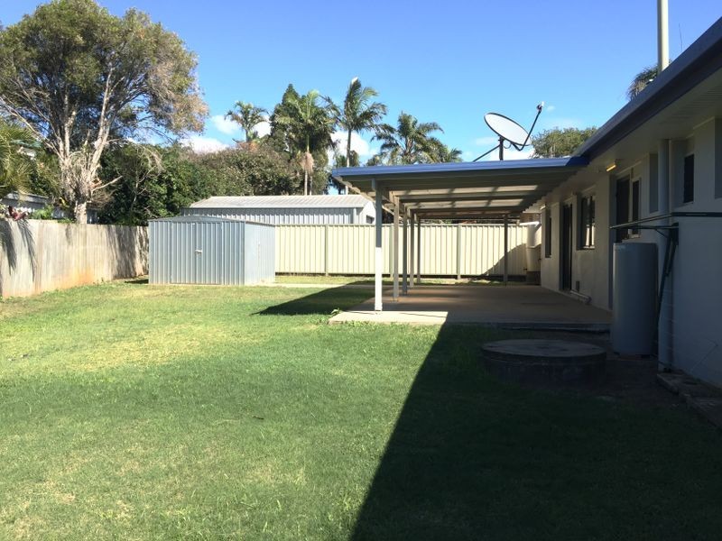 1 Barellan Pde, Qunaba QLD 4670