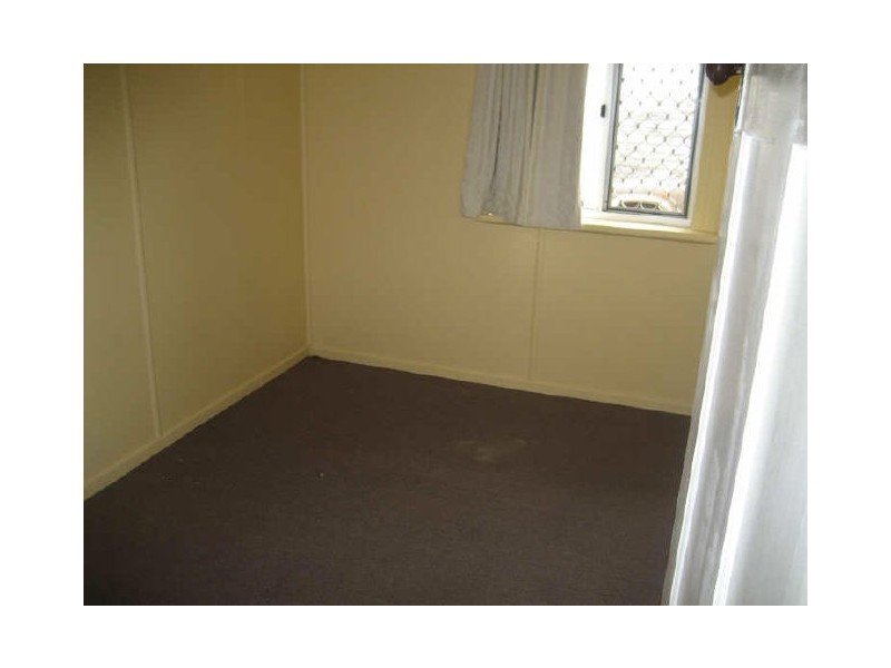 Avenell Heights QLD 4670