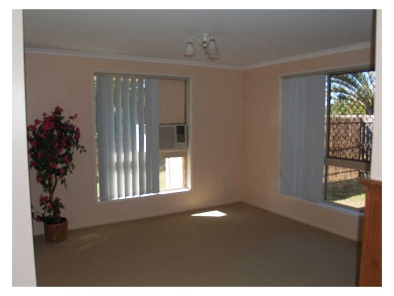 16 Seymore Avenue, Kalkie QLD 4670