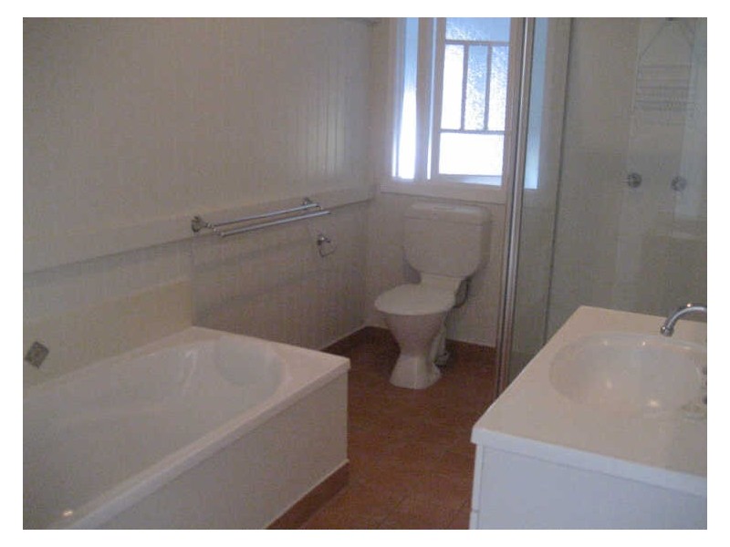 120 Elliott Heads Road, Avenell Heights QLD 4670