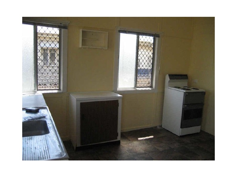 Avenell Heights QLD 4670