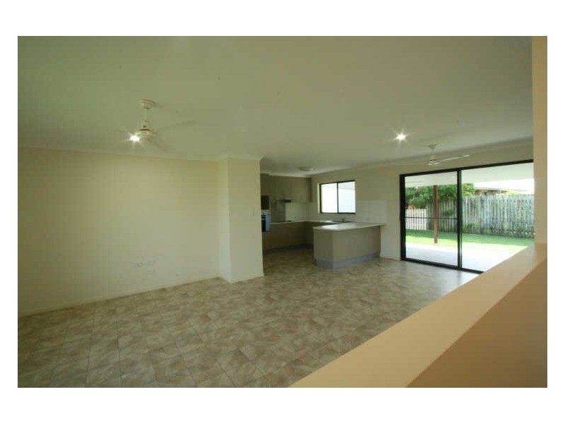 8 Ranch Street, Thabeban QLD 4670