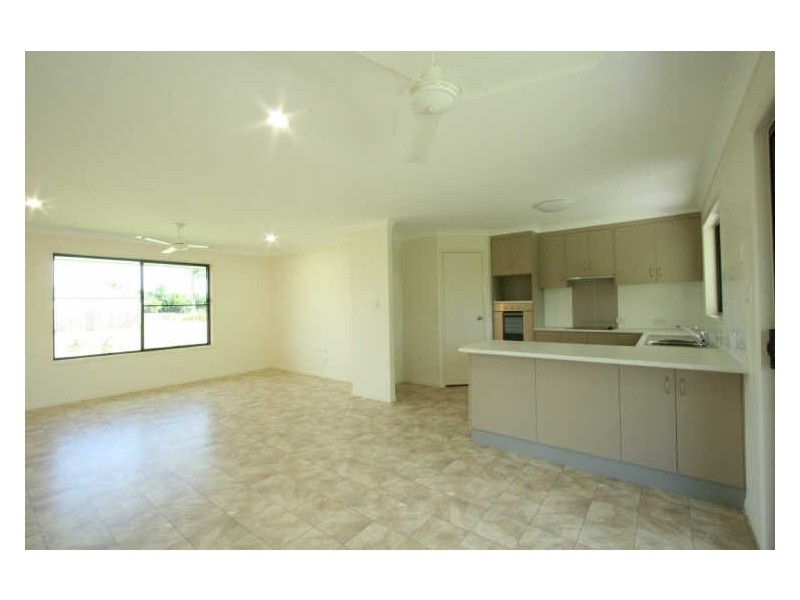8 Ranch Street, Thabeban QLD 4670