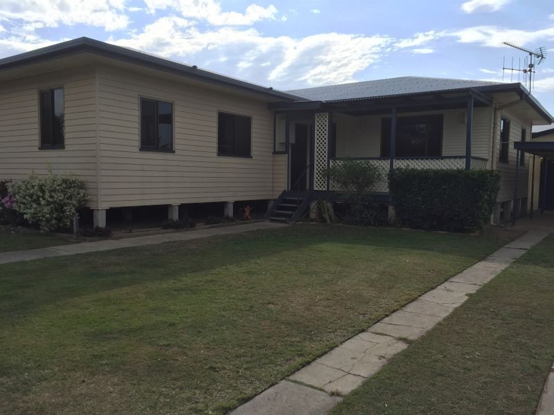 11 Dunn Road, Avenell Heights QLD 4670