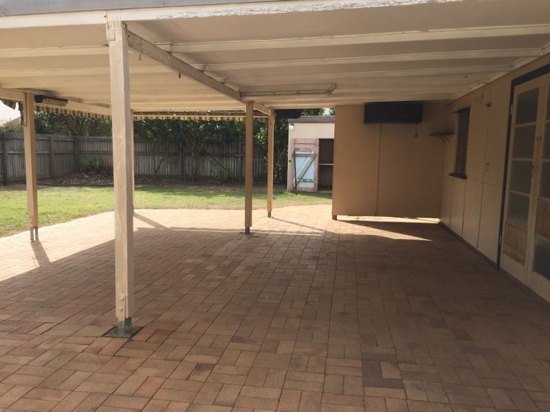 11 Dunn Road, Avenell Heights QLD 4670