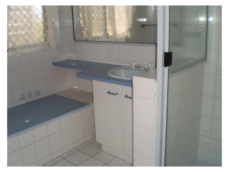 11 Dunn Road, Avenell Heights QLD 4670