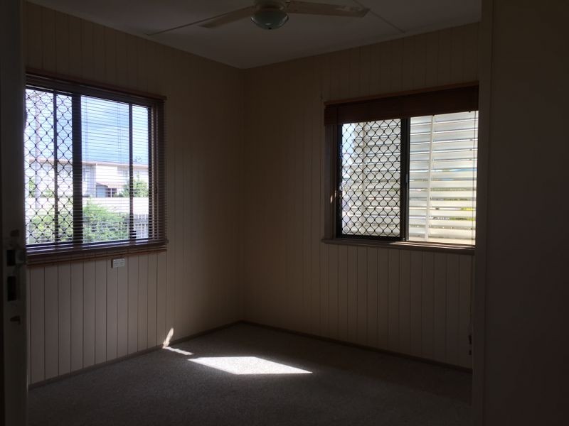 11 Dunn Road, Avenell Heights QLD 4670