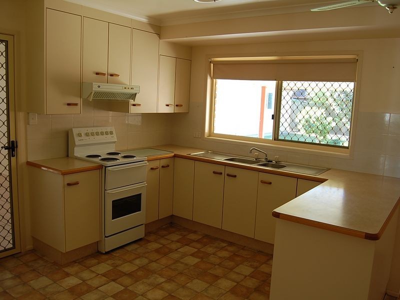 Avenell Heights QLD 4670