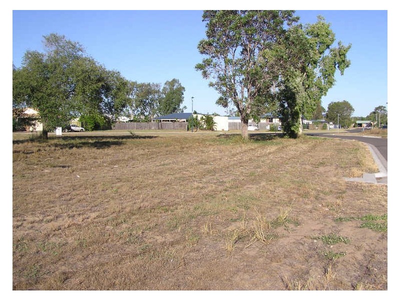 Moore Park Beach QLD 4670