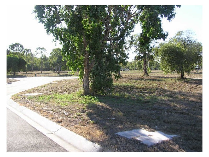 Moore Park Beach QLD 4670