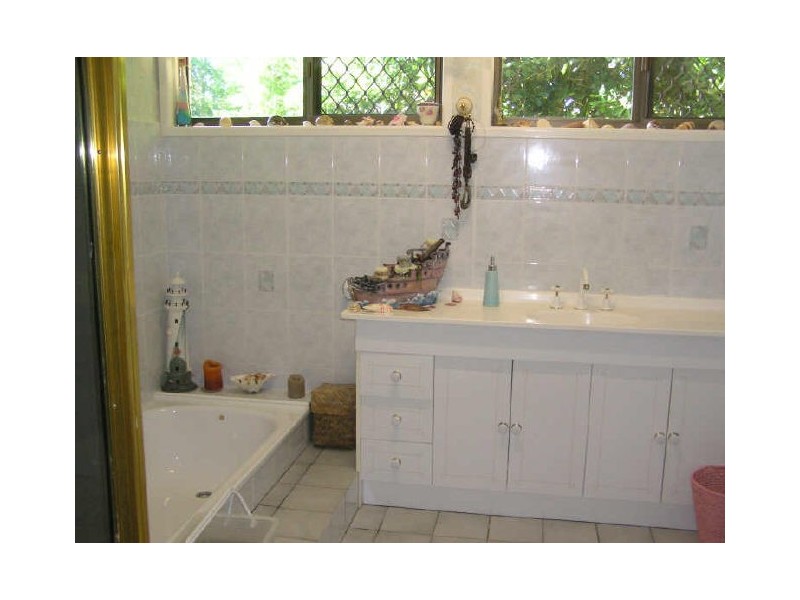 12 Crane Street West (off FE Walker St), Kepnock QLD 4670