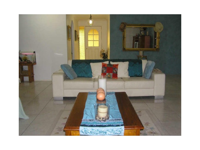 12 Crane Street West (off FE Walker St), Kepnock QLD 4670