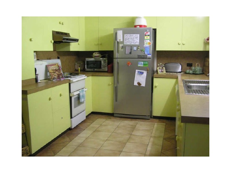 12 Crane Street West (off FE Walker St), Kepnock QLD 4670