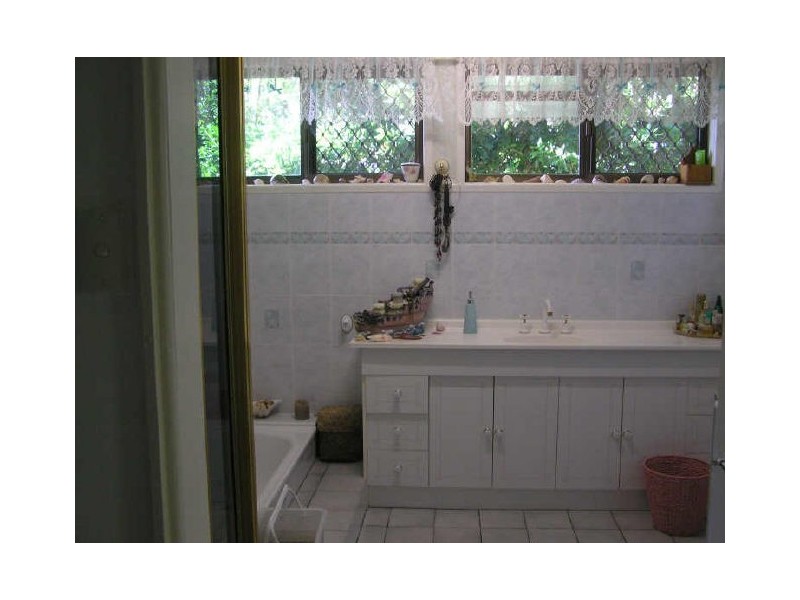 12 Crane Street West (off FE Walker St), Kepnock QLD 4670