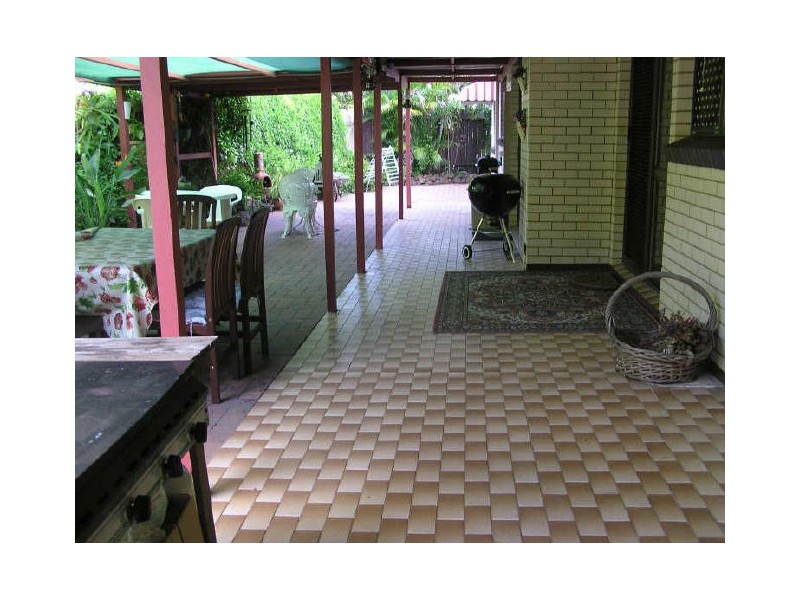 12 Crane Street West (off FE Walker St), Kepnock QLD 4670