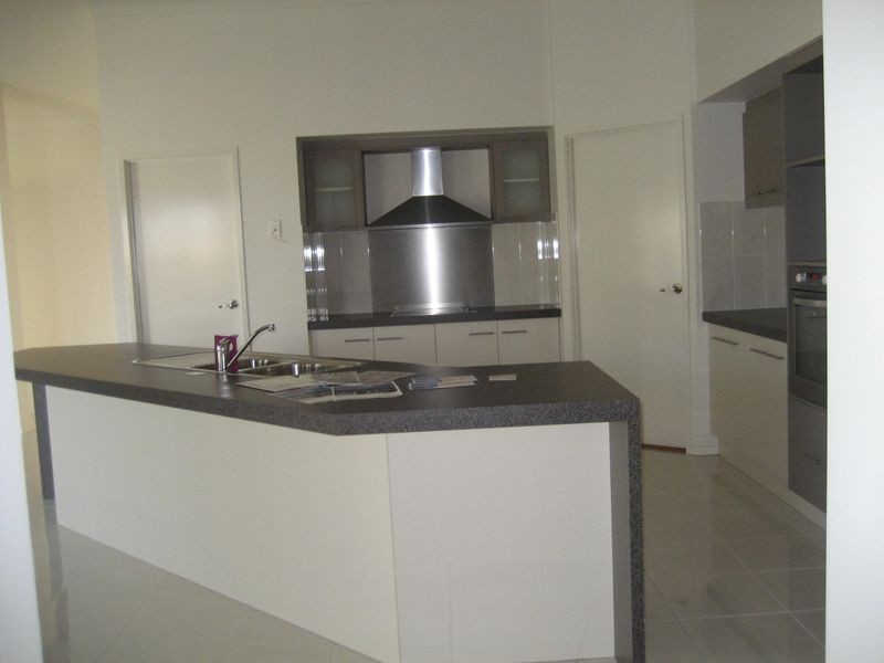 6 Keppel Court, Thabeban QLD 4670
