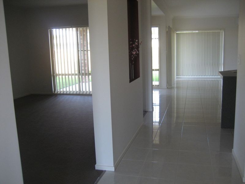 6 Keppel Court, Thabeban QLD 4670