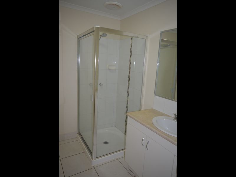 2/3 Robert Street, Bundaberg South QLD 4670