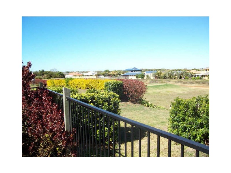 13 Belmonte Drive, Coral Cove QLD 4670