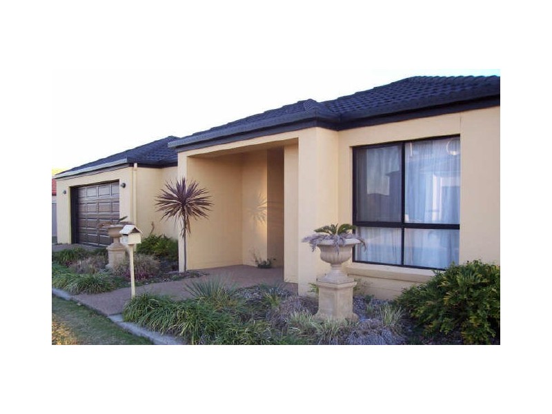 13 Belmonte Drive, Coral Cove QLD 4670