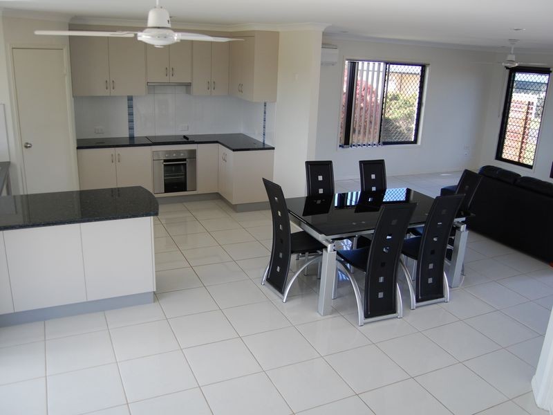 29/5 Robert John Circuit, Coral Cove QLD 4670